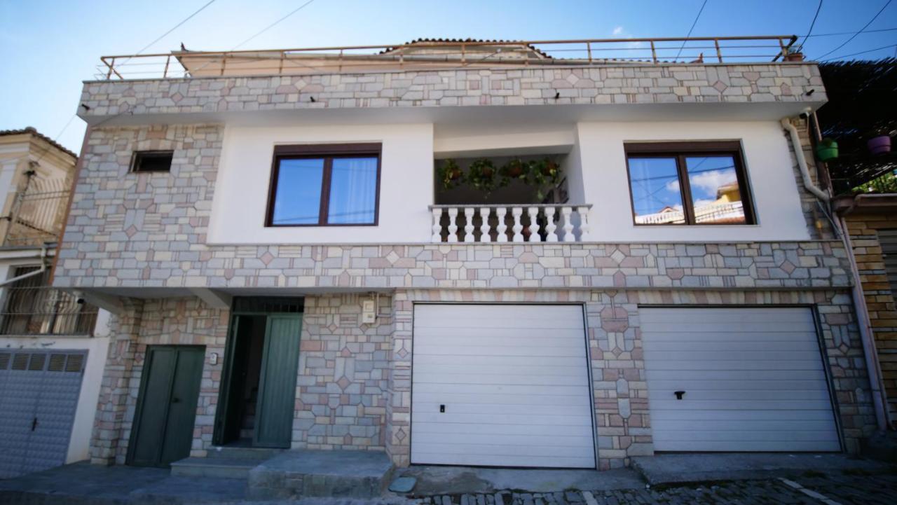 Vila Fatos Qama Берат Екстериор снимка