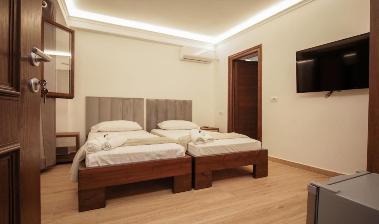 Vila Fatos Qama Берат Екстериор снимка
