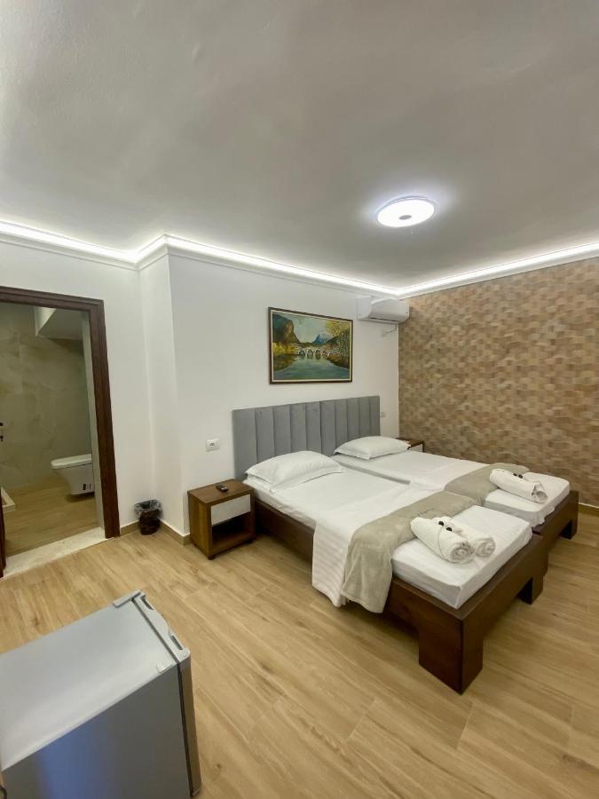 Vila Fatos Qama Берат Екстериор снимка