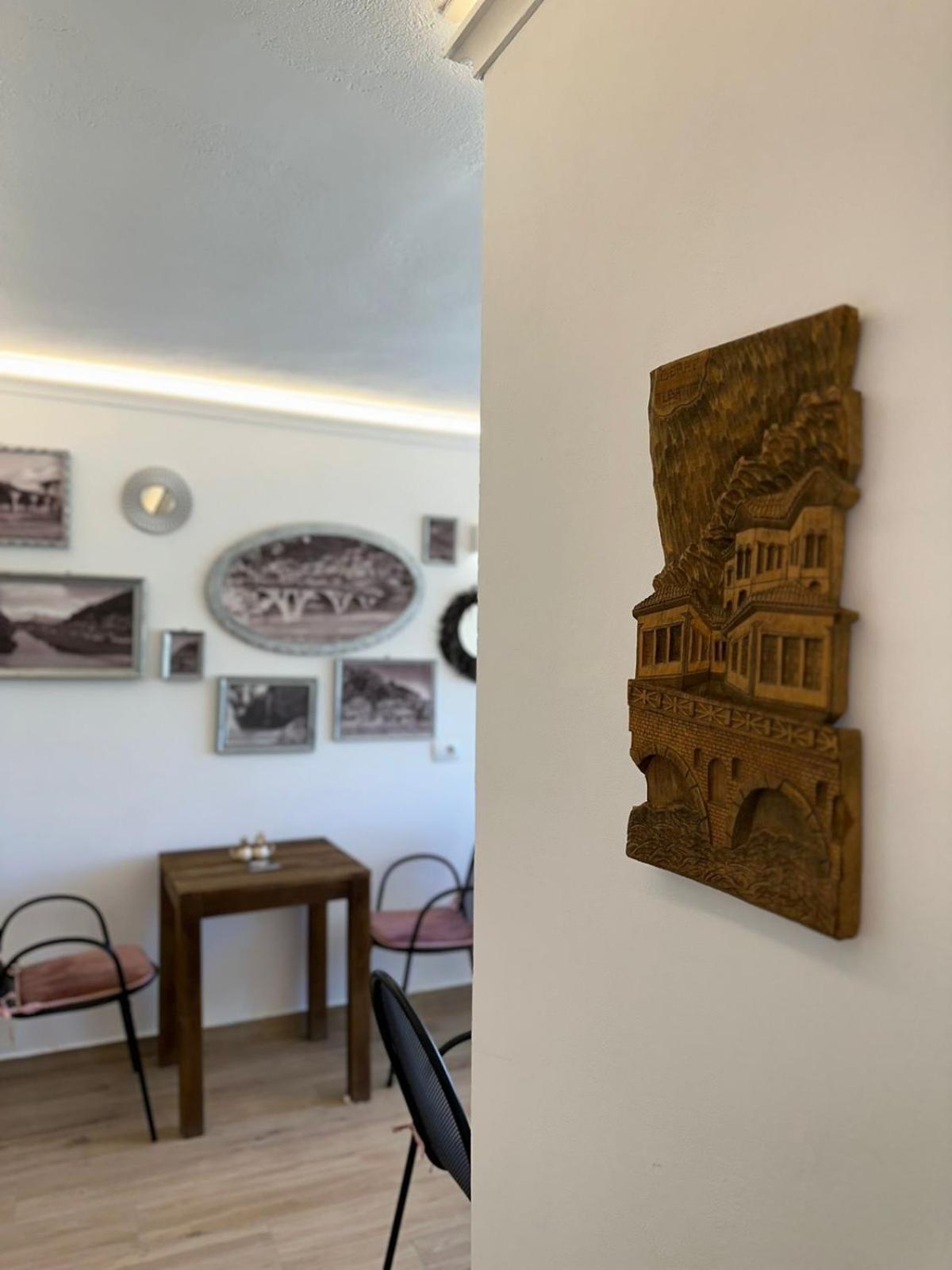 Vila Fatos Qama Берат Екстериор снимка