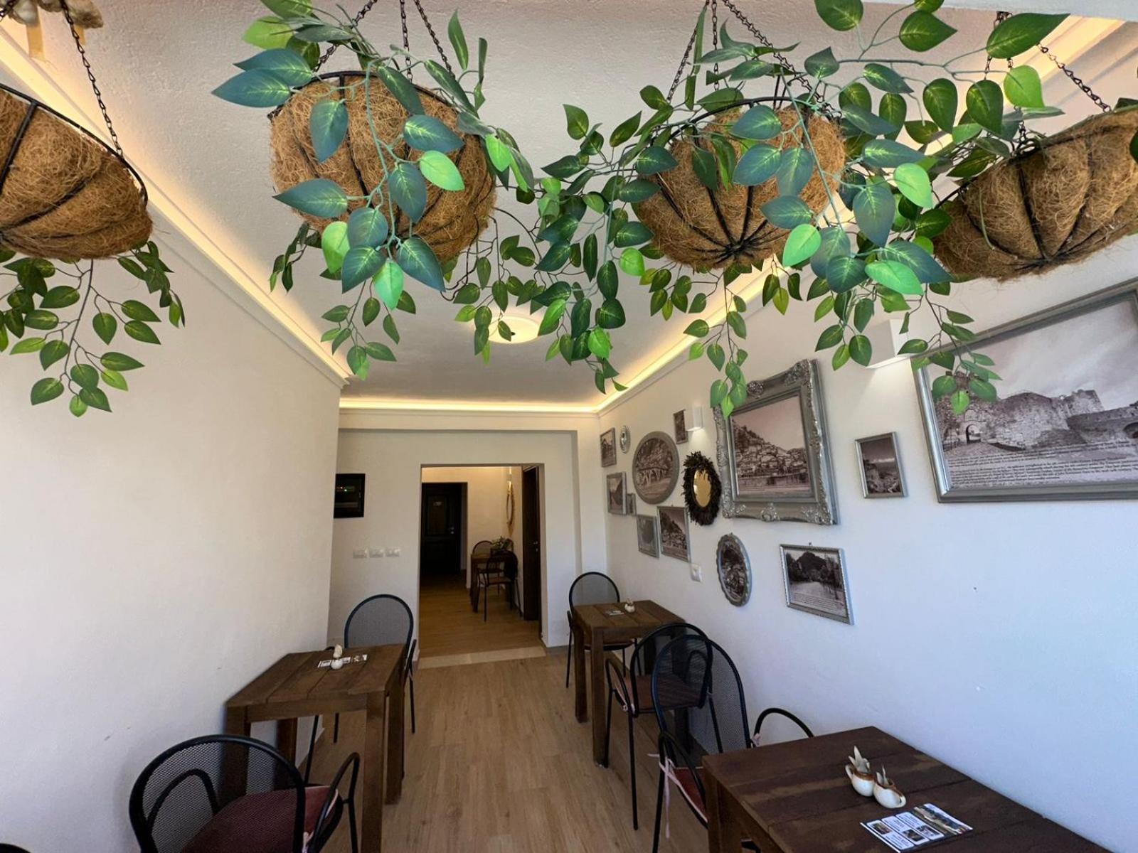 Vila Fatos Qama Берат Екстериор снимка